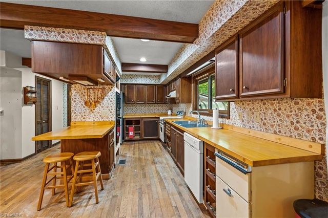 5718 Oak Tree Road, Greensboro, NC 27455
