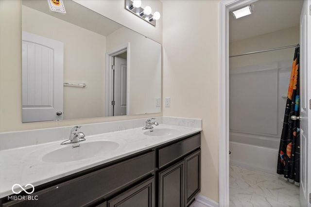 1373 W Quartz Lane, Fortville, IN 46040