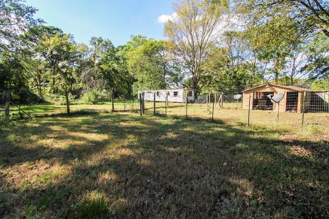 407 Pace St, Naples, TX 75568