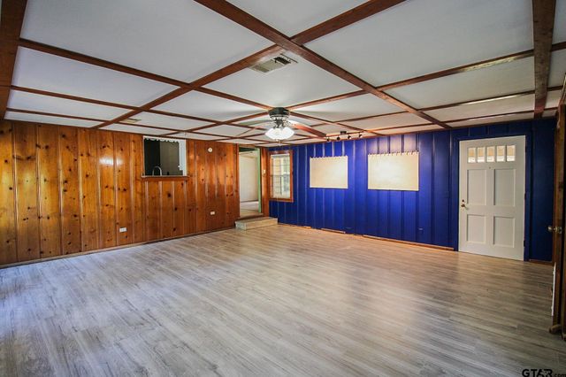 407 Pace St, Naples, TX 75568