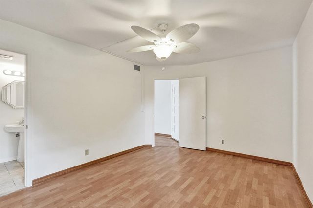 304 Golfview Road 304, North Palm Beach, FL 33408