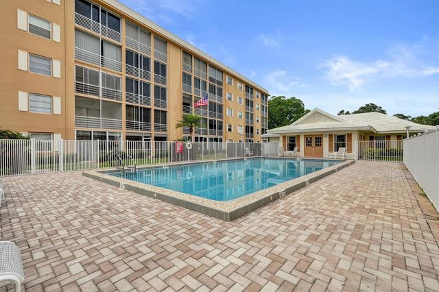 304 Golfview Road 304, North Palm Beach, FL 33408