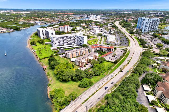 304 Golfview Road 304, North Palm Beach, FL 33408
