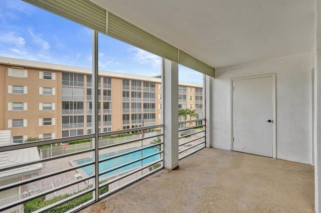 304 Golfview Road 304, North Palm Beach, FL 33408