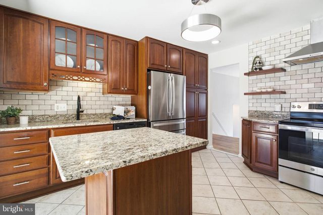 4618 GUINEA RD, Fairfax, VA 22032