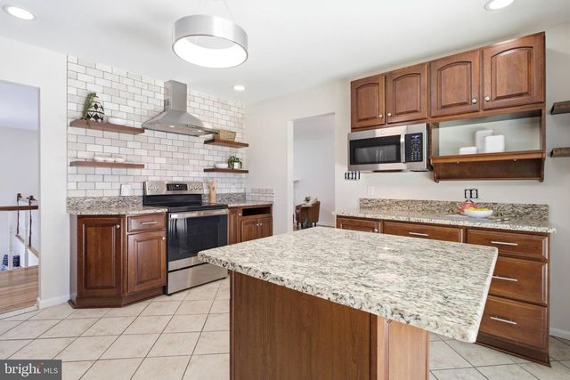 4618 GUINEA RD, Fairfax, VA 22032