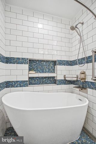 4618 GUINEA RD, Fairfax, VA 22032