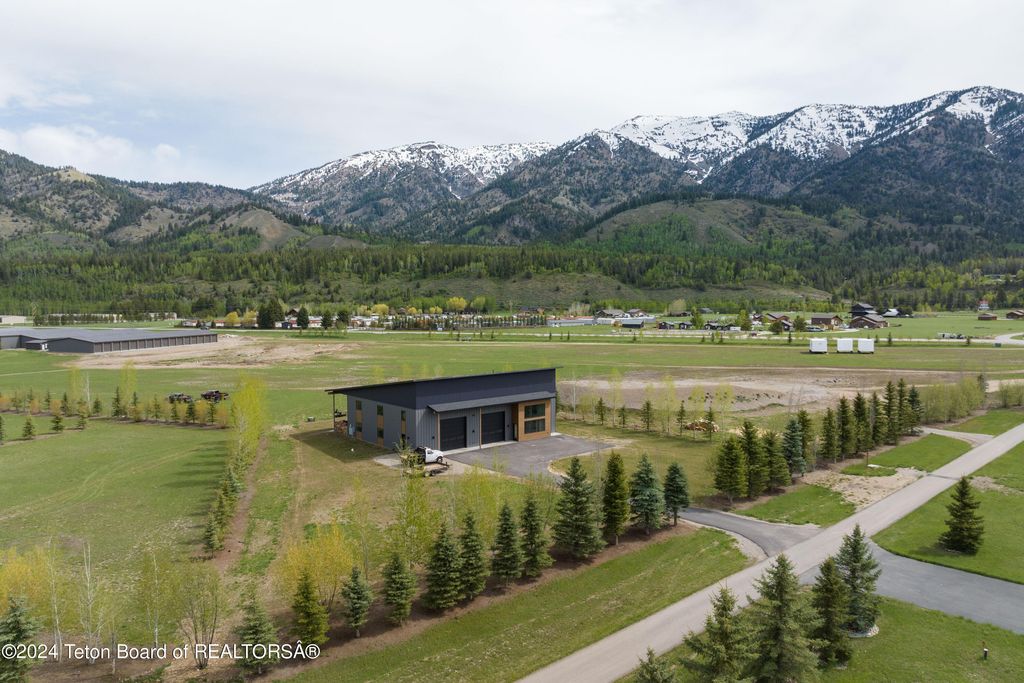 47 VILLAGE Lane, Alpine, WY 83128