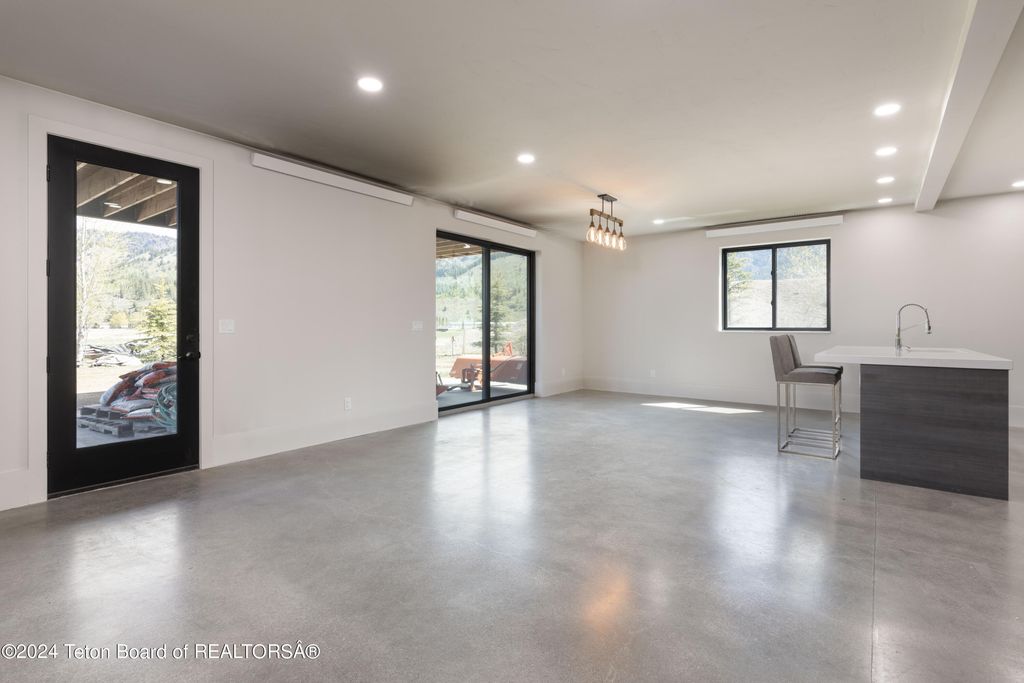 47 VILLAGE Lane, Alpine, WY 83128 photo 10