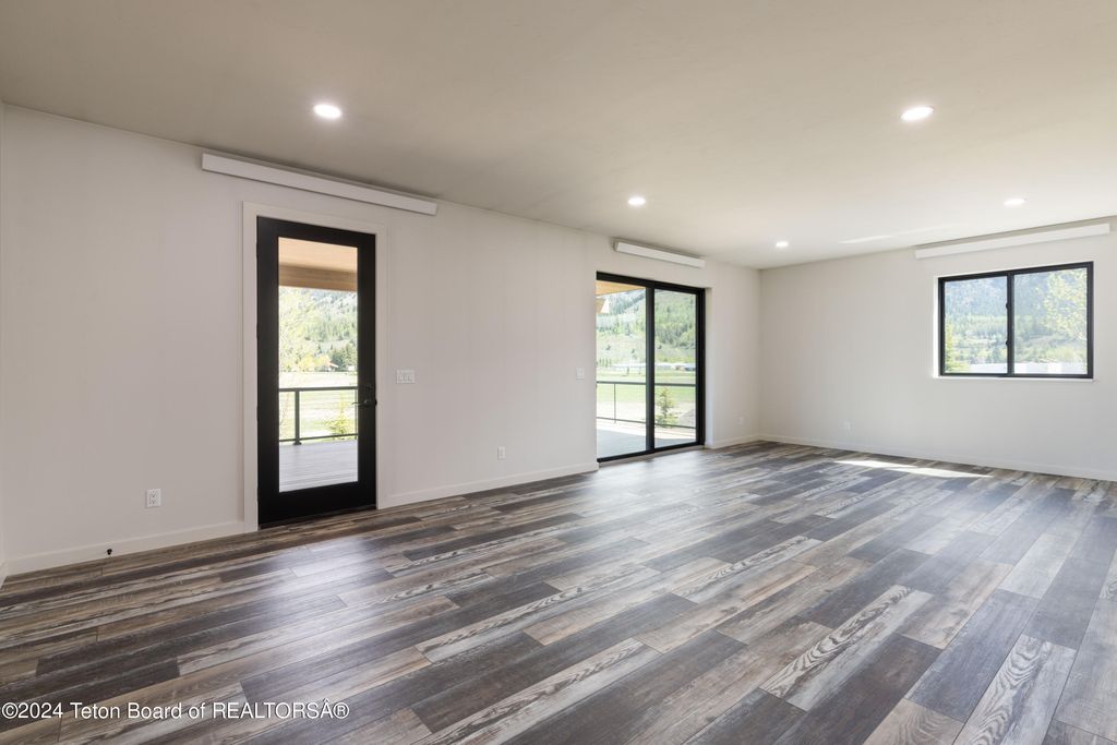 47 VILLAGE Lane, Alpine, WY 83128 photo 12