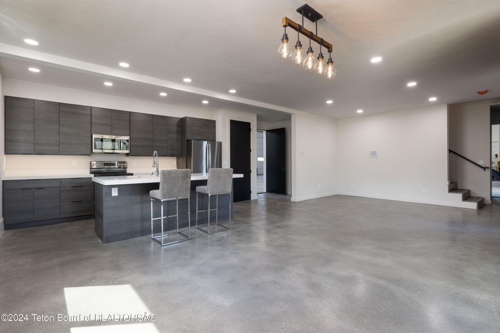 47 VILLAGE Lane, Alpine, WY 83128 photo 7