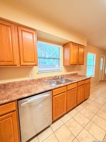 9319 Cliff Point Dr, San Antonio, TX 78250