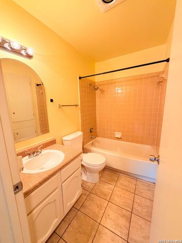 9319 Cliff Point Dr, San Antonio, TX 78250