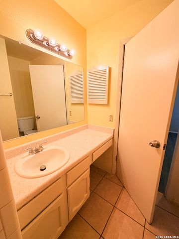 9319 Cliff Point Dr, San Antonio, TX 78250