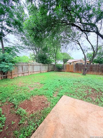 9319 Cliff Point Dr, San Antonio, TX 78250