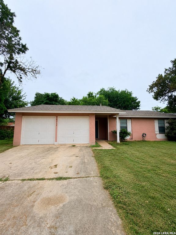 9319 Cliff Point Dr, San Antonio, TX 78250