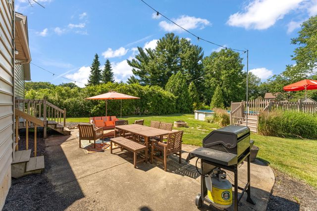 1207 Martinal Road, Valparaiso, IN 46383
