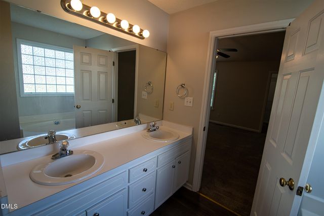 20 Boardwalk Avenue, Benson, NC 27504