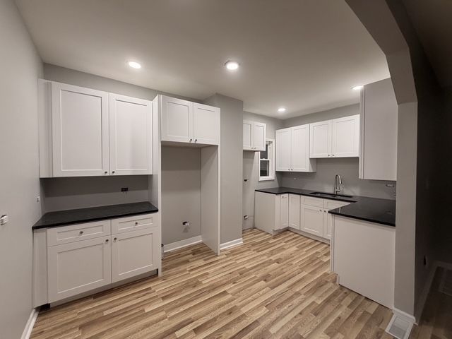 645 N Leamington Avenue, Chicago, IL 60644