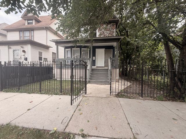 645 N Leamington Avenue, Chicago, IL 60644