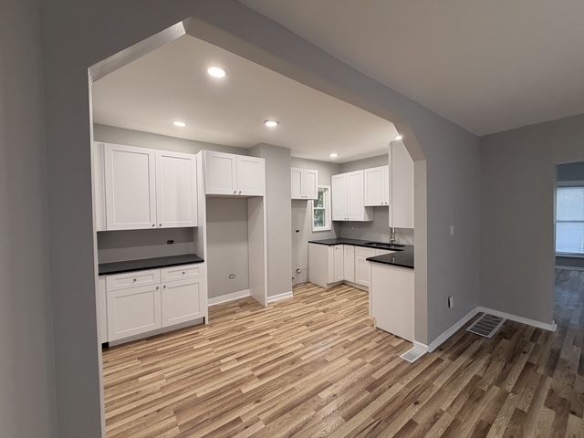 645 N Leamington Avenue, Chicago, IL 60644