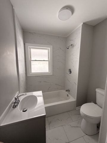 645 N Leamington Avenue, Chicago, IL 60644