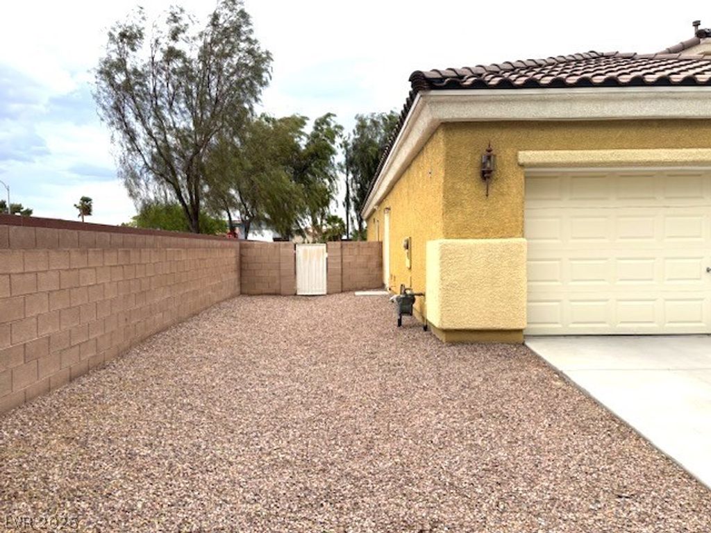 Image 2 of property listing at 1982 Zicker Avenue, Las Vegas, NV 89123