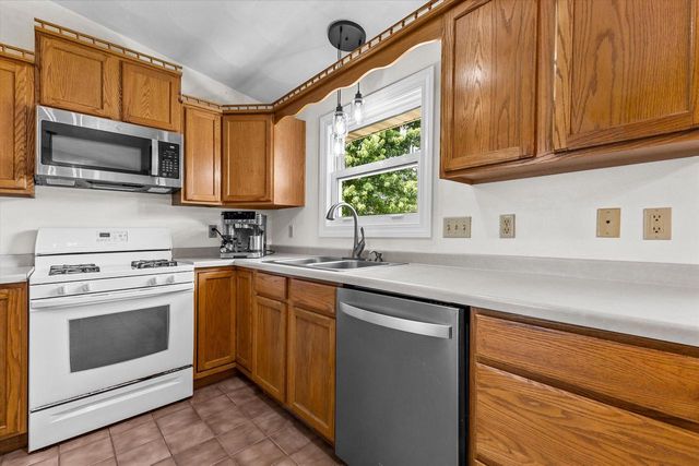 N6640 Laural ROAD, Elkhorn, WI 53121