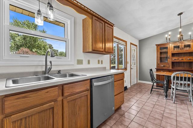 N6640 Laural ROAD, Elkhorn, WI 53121