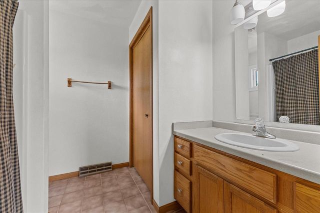 N6640 Laural ROAD, Elkhorn, WI 53121