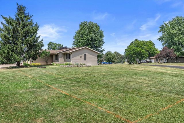 N6640 Laural ROAD, Elkhorn, WI 53121