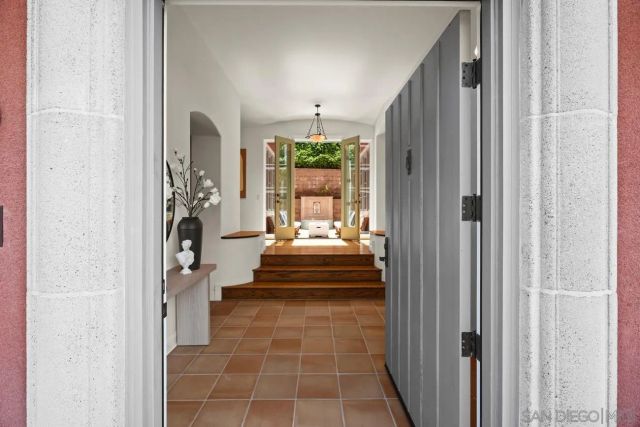 1631 Mimulus Way, La Jolla, CA 92037