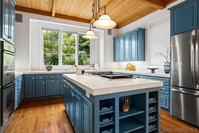 1631 Mimulus Way, La Jolla, CA 92037