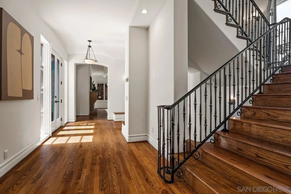 1631 Mimulus Way, La Jolla, CA 92037