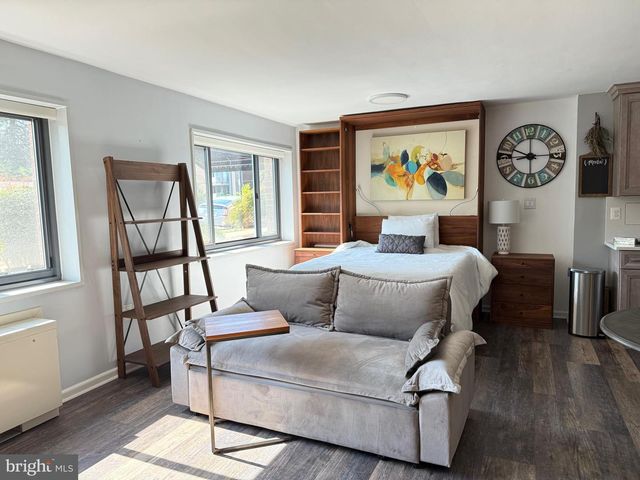 1300 S ARLINGTON RIDGE RD S #311, Arlington, VA 22202