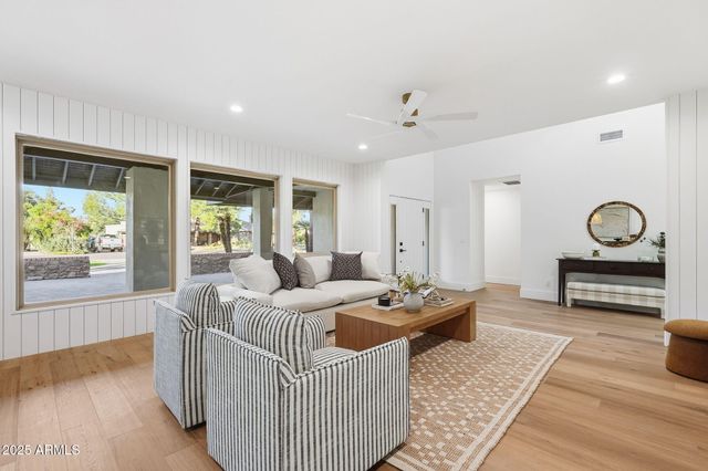 2173 E LA VIEVE Lane, Tempe, AZ 85284