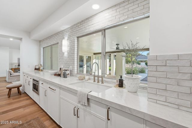 2173 E LA VIEVE Lane, Tempe, AZ 85284