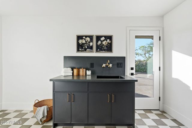 2173 E LA VIEVE Lane, Tempe, AZ 85284