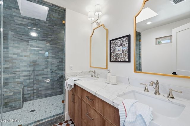 2173 E LA VIEVE Lane, Tempe, AZ 85284