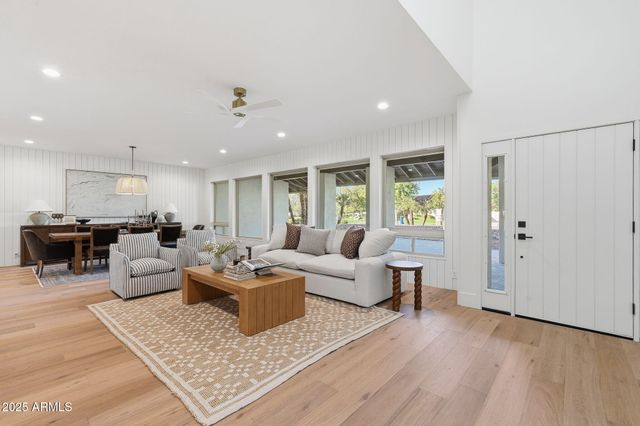 2173 E LA VIEVE Lane, Tempe, AZ 85284