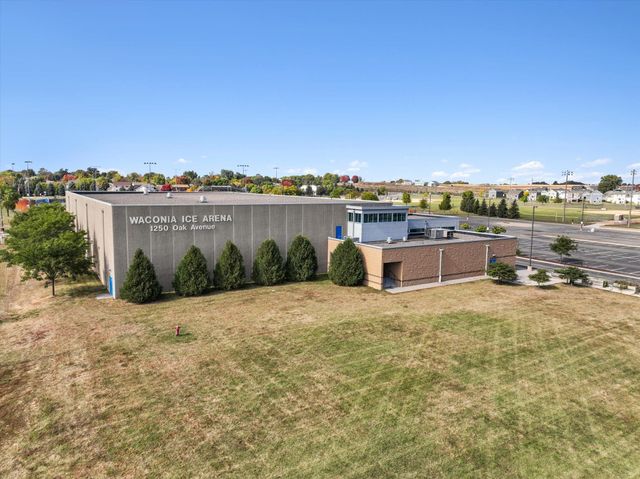 710 Winterberry Lane, Waconia, MN 55387