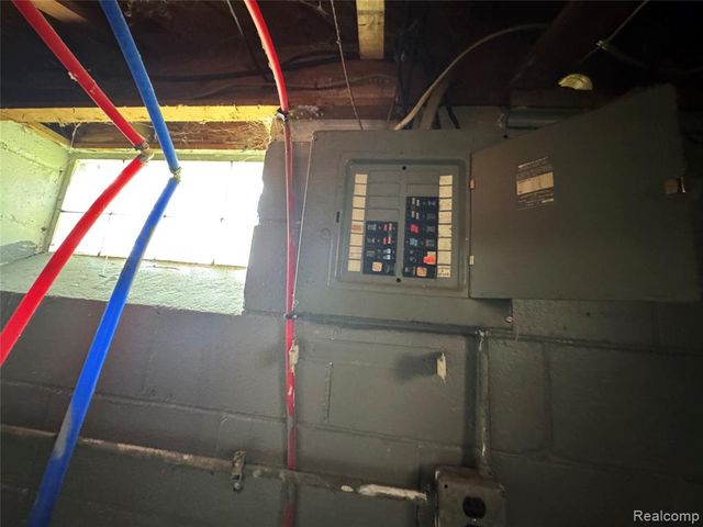 19395 Fairport Street, Detroit, MI 48205