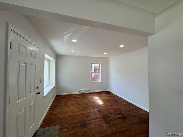 19395 Fairport Street, Detroit, MI 48205