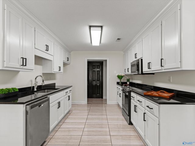 109 Cedar Glen Drive, Huntsville, AL 35811