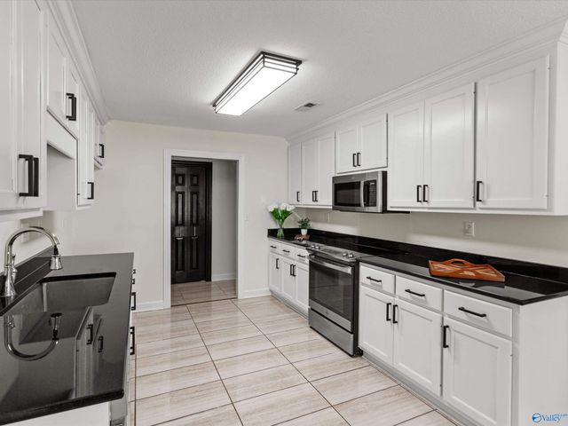 109 Cedar Glen Drive, Huntsville, AL 35811