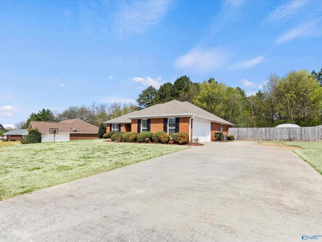 109 Cedar Glen Drive, Huntsville, AL 35811