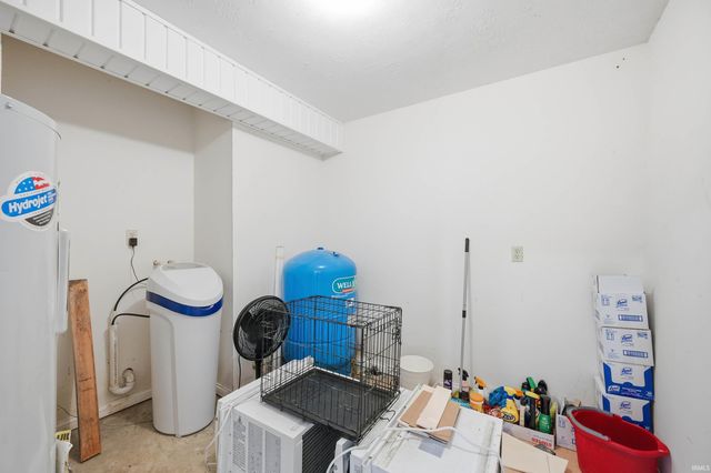 6201 S Cowan Road, Muncie, IN 47302