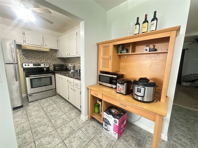 84 Farnham D 84, Deerfield Beach, FL 33442