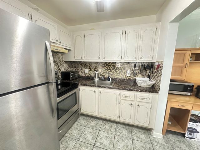 84 Farnham D 84, Deerfield Beach, FL 33442