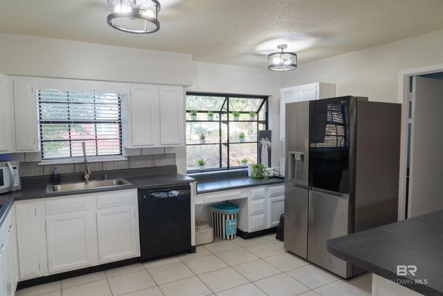 14333 Oak Knoll Drive, Bay Minette, AL 36507